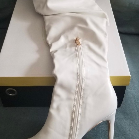 Brand new. Never worn - Picture 2 of 2